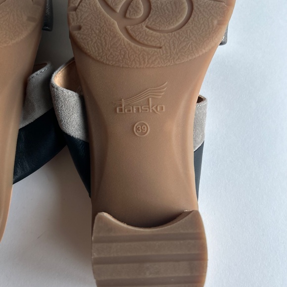 Dansko Grey Black Silver Leather Suede Rubber Outsole Sandals size EUR39, US 8.5 - Picture 11 of 15